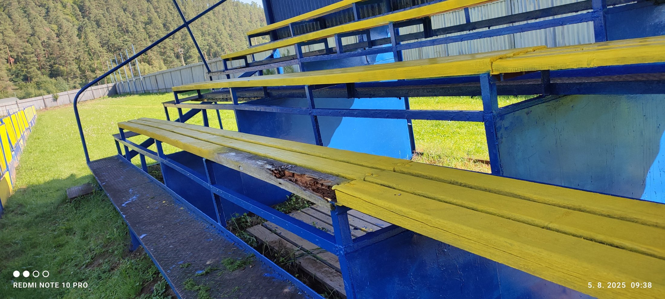 Oprava a obnova náterov futbalového ihriska - foto 3