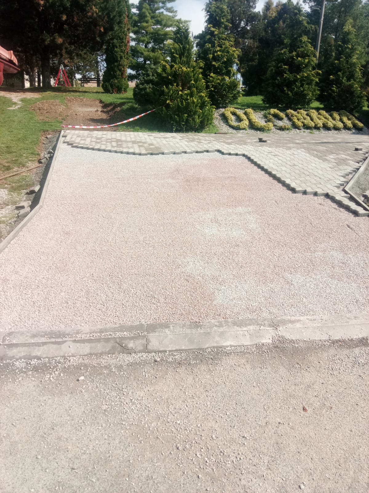 Realizácia chodníkov pri HZ a v parku - foto 8