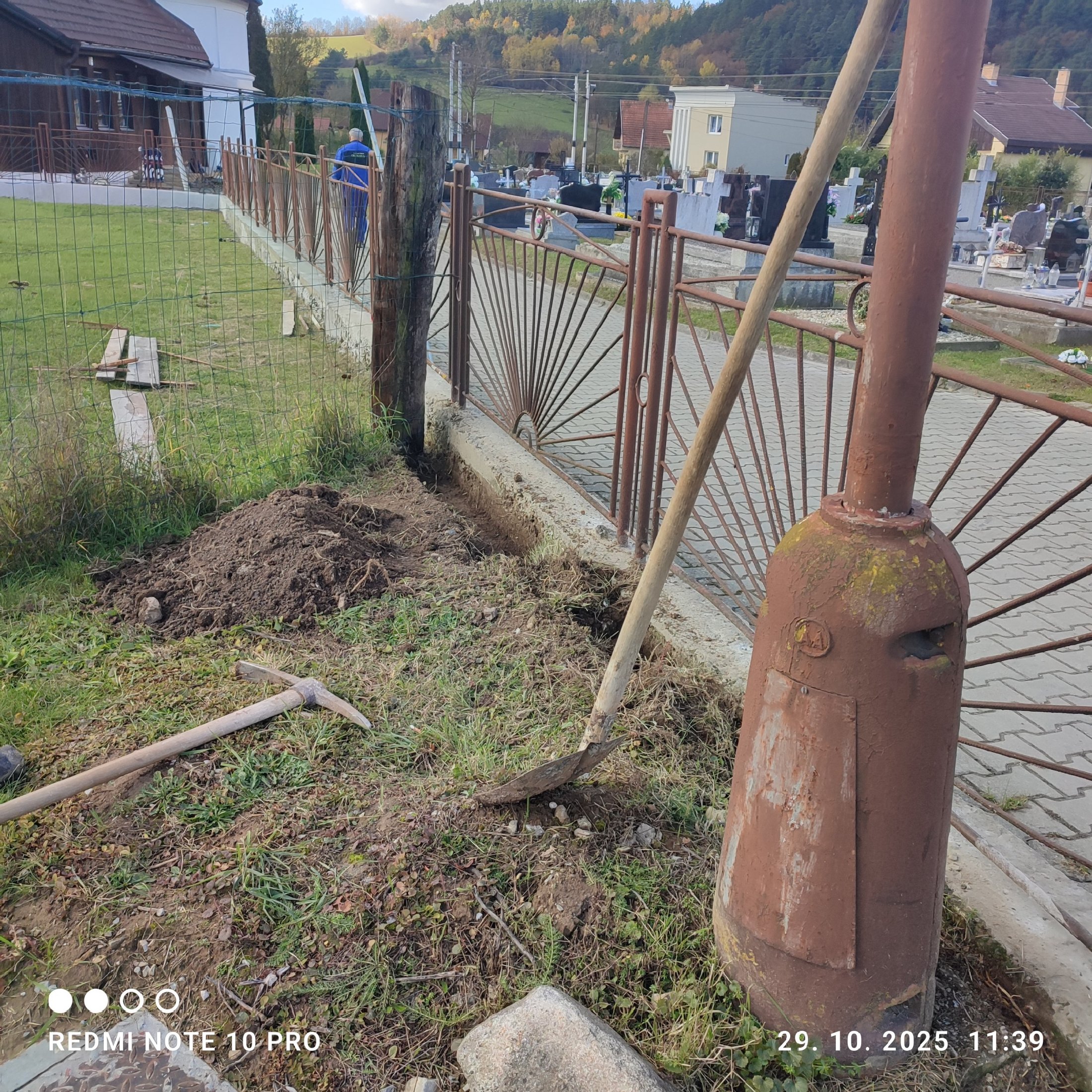 Rekonštrukcia oplotenia cintorína - foto 4