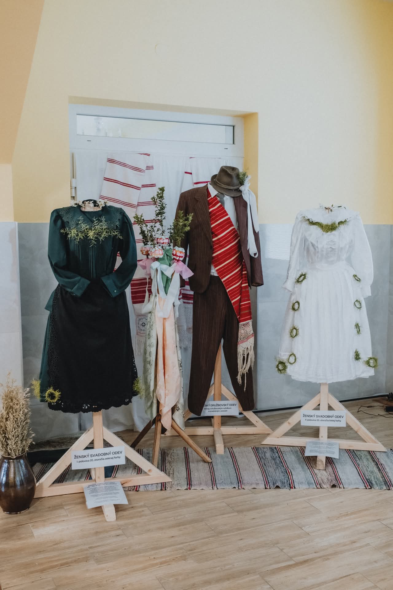 Škola tanca a výstava krojov - foto 2