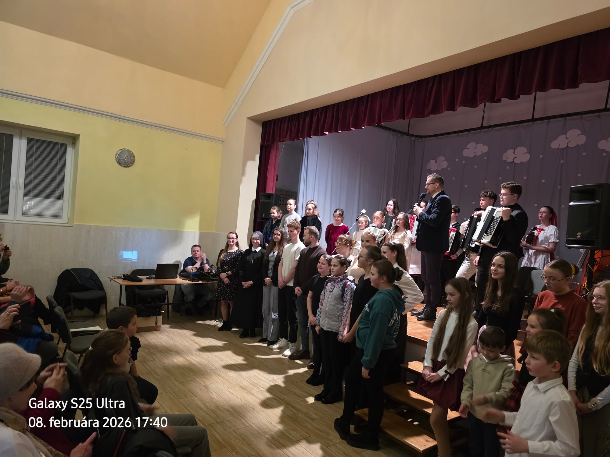 Vystúpenie ZUŠ sv. Jana Krstiteľa Sp. Vlachy - foto 21